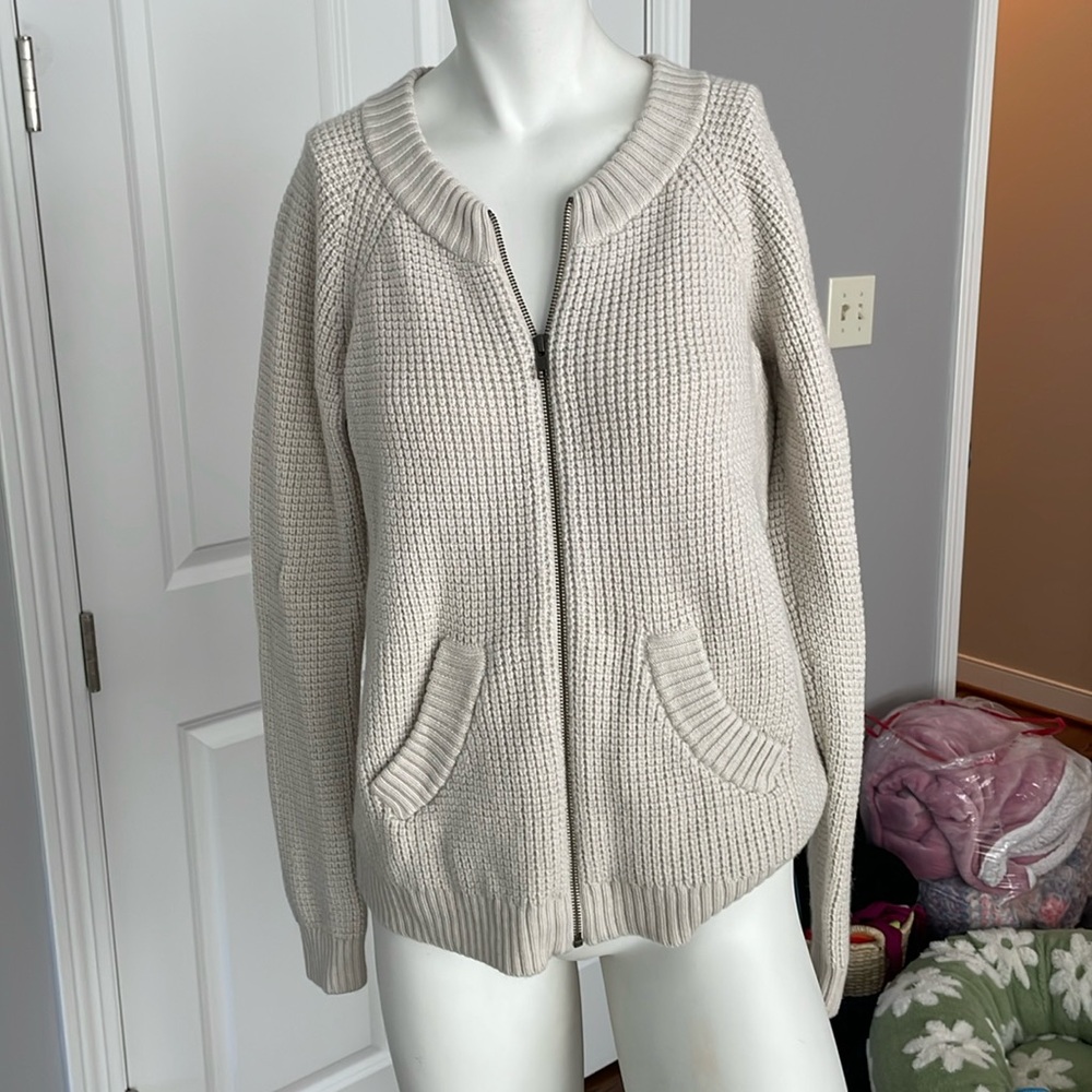 Immaculate 100% Merino Wool Zip Front Sweater
